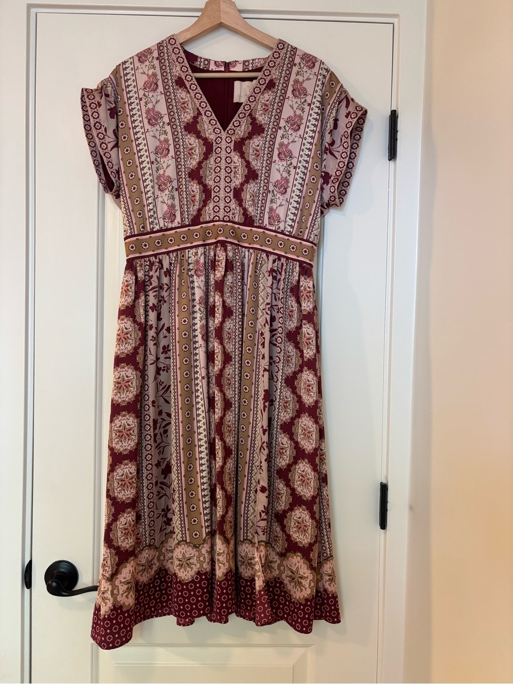 Gal Meets Glam Liza Print Charmeuse Midi Dress Burgundy Boho 10P - Picture 2 of 9